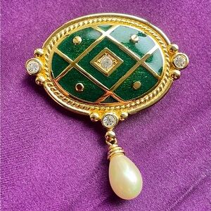 Vintage Burberry Brooch with pouch, Victorian Vibe